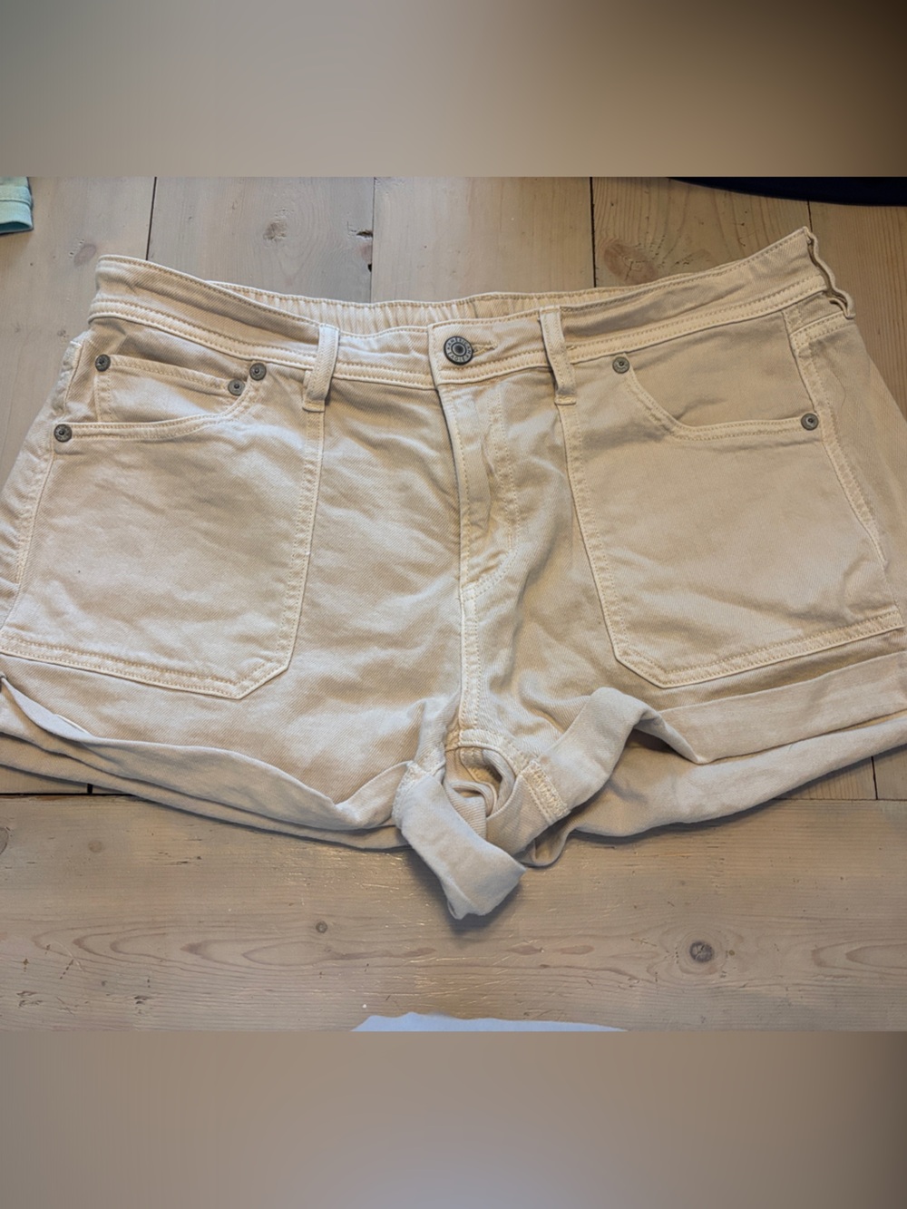 American Eagle Casual easy Shortie  Cream Denim Shorts size 10 women's